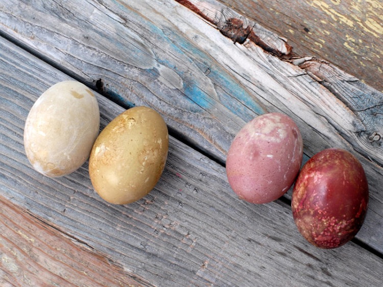 déco œuf de Pâques coloration naturelle