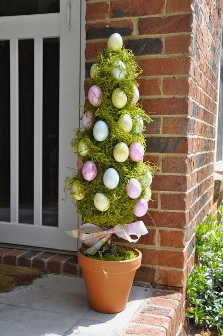 décoration de Pâques extérieur à faire soi-même arbuste feuillage persistant