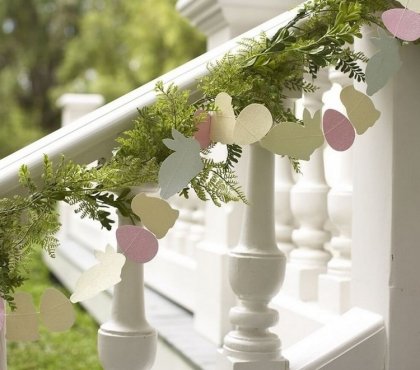 décoration de Pâques extérieur à faire soi-même idée pour l'escalier