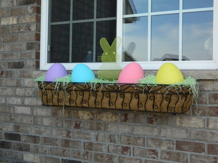 décoration de Pâques extérieur à faire soi-même œufs fenêtre