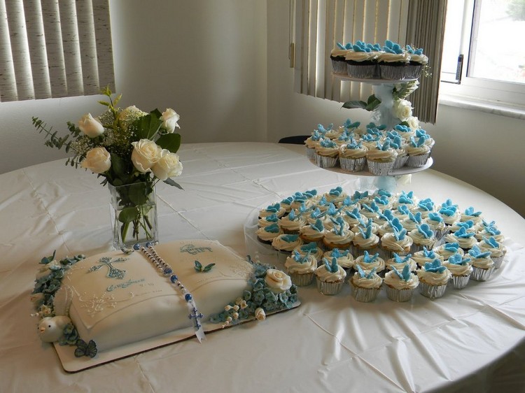décoration de baptême pour garçon gâteau magnifique et cupcakes