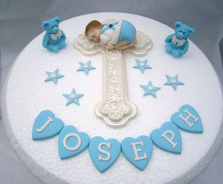 décoration de baptême pour garçon idée de gâteau