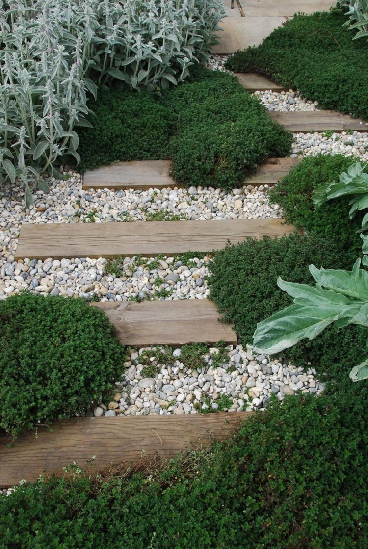 escalier jardin bois gravier idée alternative