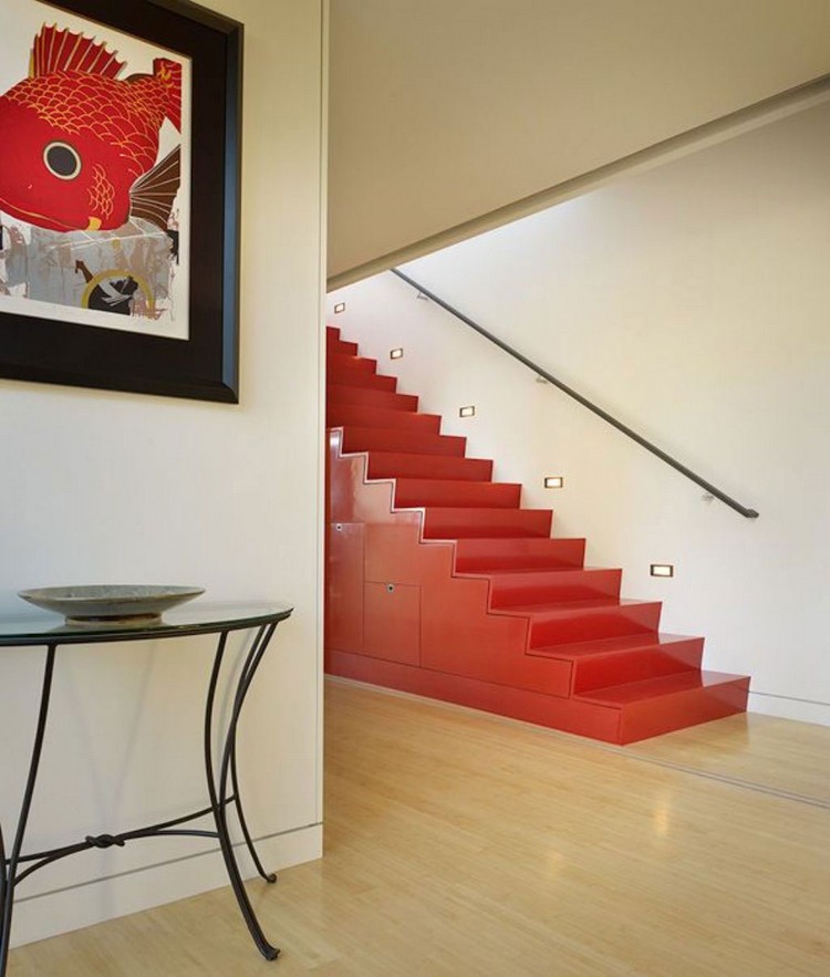 escalier minimaliste intérieur rouge
