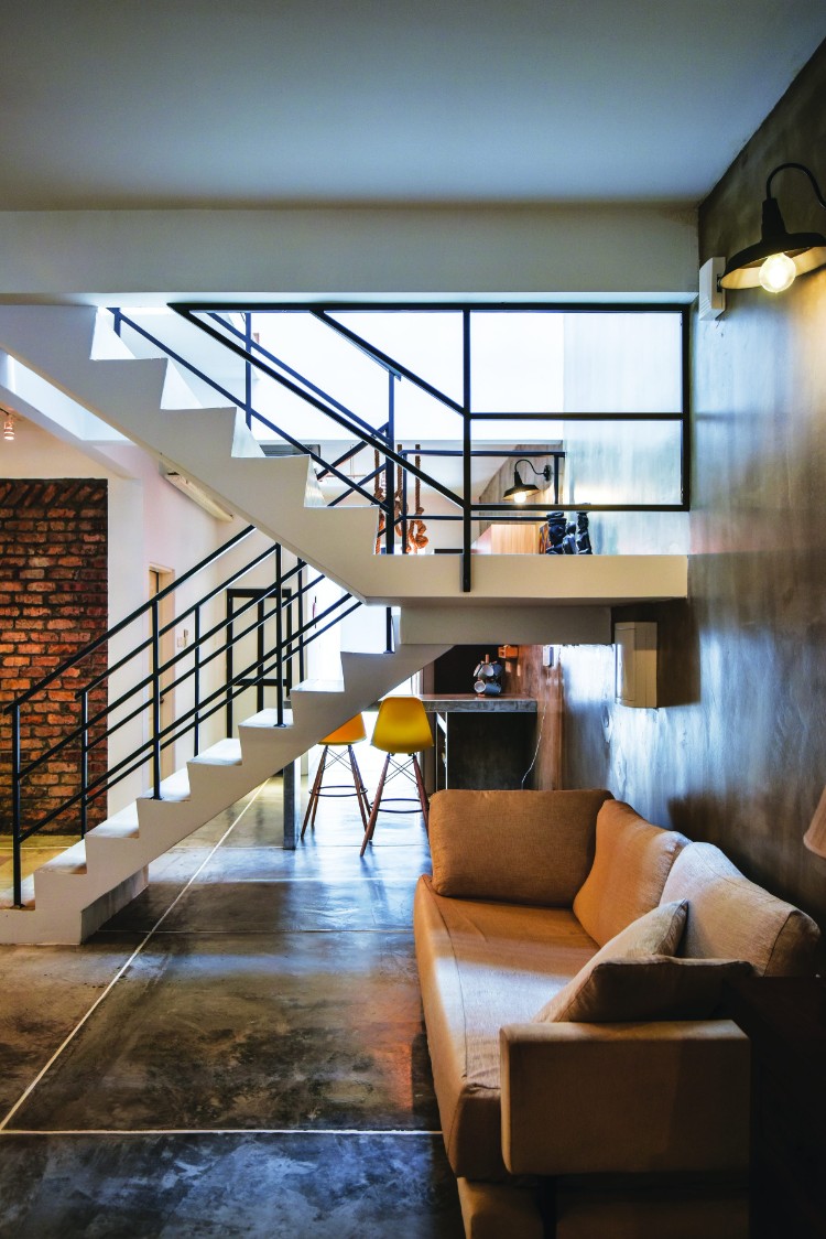 escalier moderne intérieur demi tournant idée aménagement espace sous escaliers modèle top tendance 2018