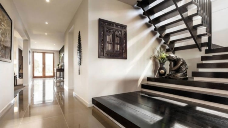 escalier moderne intérieur modèle demi tournant bois idée aménagement maison contemporaine