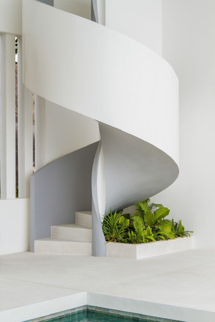 escaliers en colimaçon idées aménagement espace intérieur