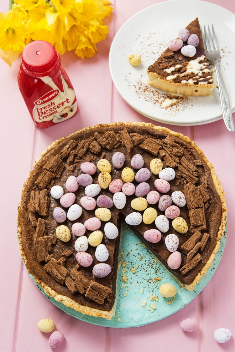 gâteau pour Pâques cake chocolat garni petits œufs chocolat