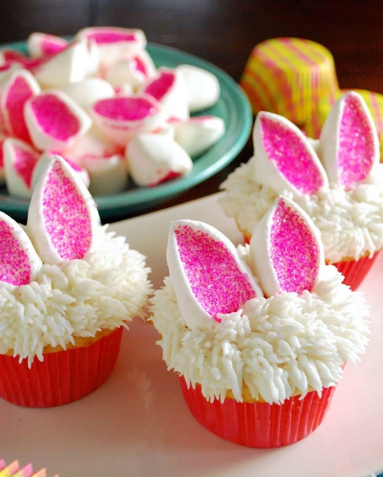 gâteau pour Pâques idées petits cupcakes gourmands oreilles lapin