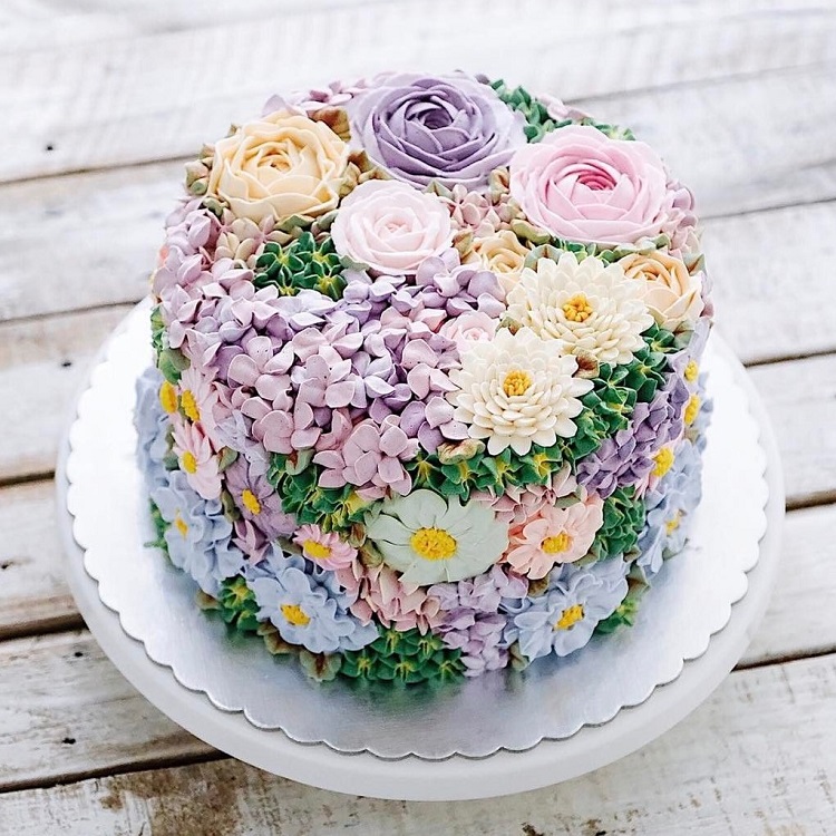 gâteau printemps décoration florale magnifique