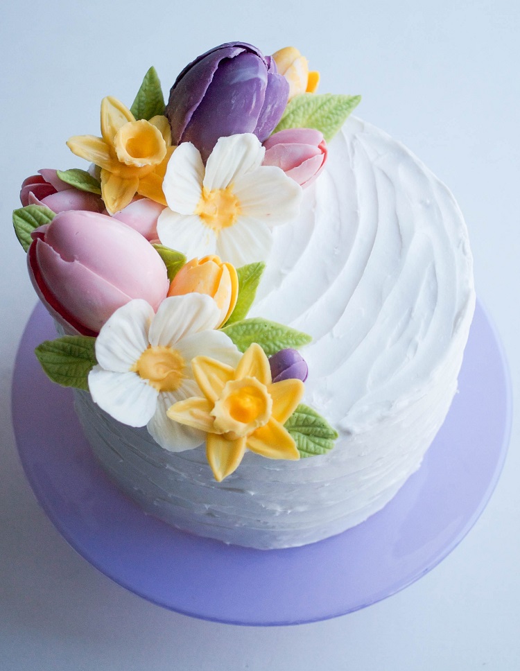 gâteau printemps fleurs en couleurs pastel