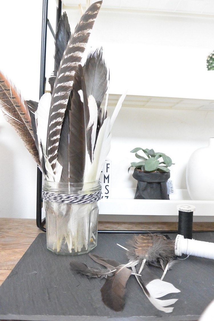 idée déco DIY table vase plumes bocal idées originales bricolage