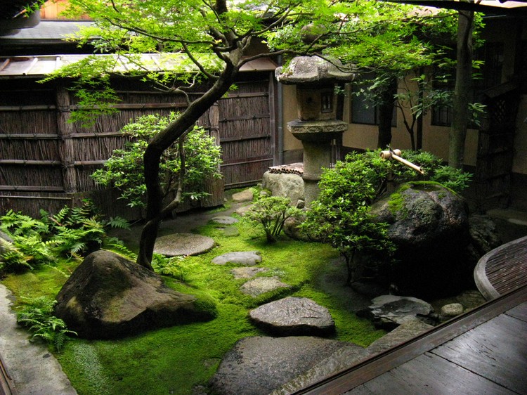 jardin japonais zen adapté petite surface design intérieur style nippon