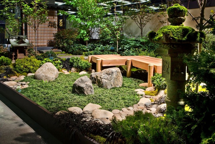 jardin japonais zen extérieur arrière cour exotique rochers plantes couvre sol arbres japonais