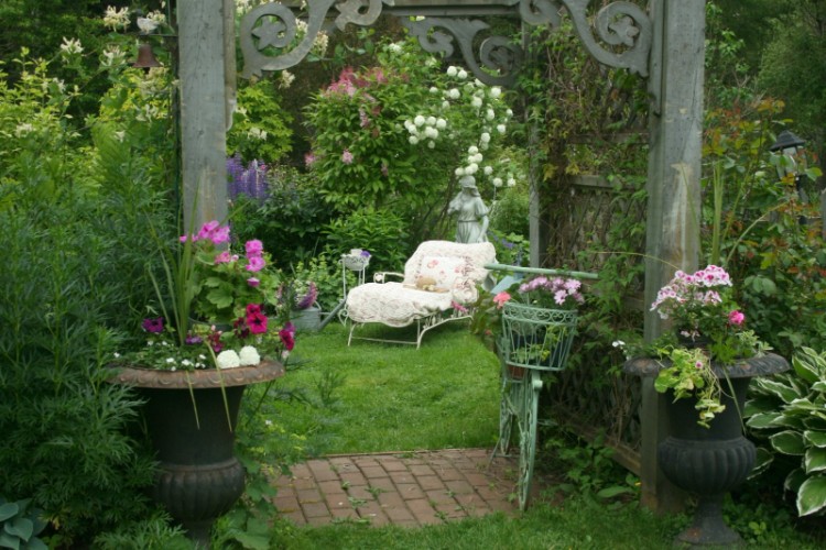jardin romantique cosy