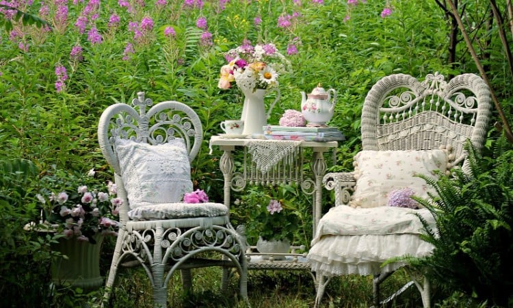 jardin romantique mobilier