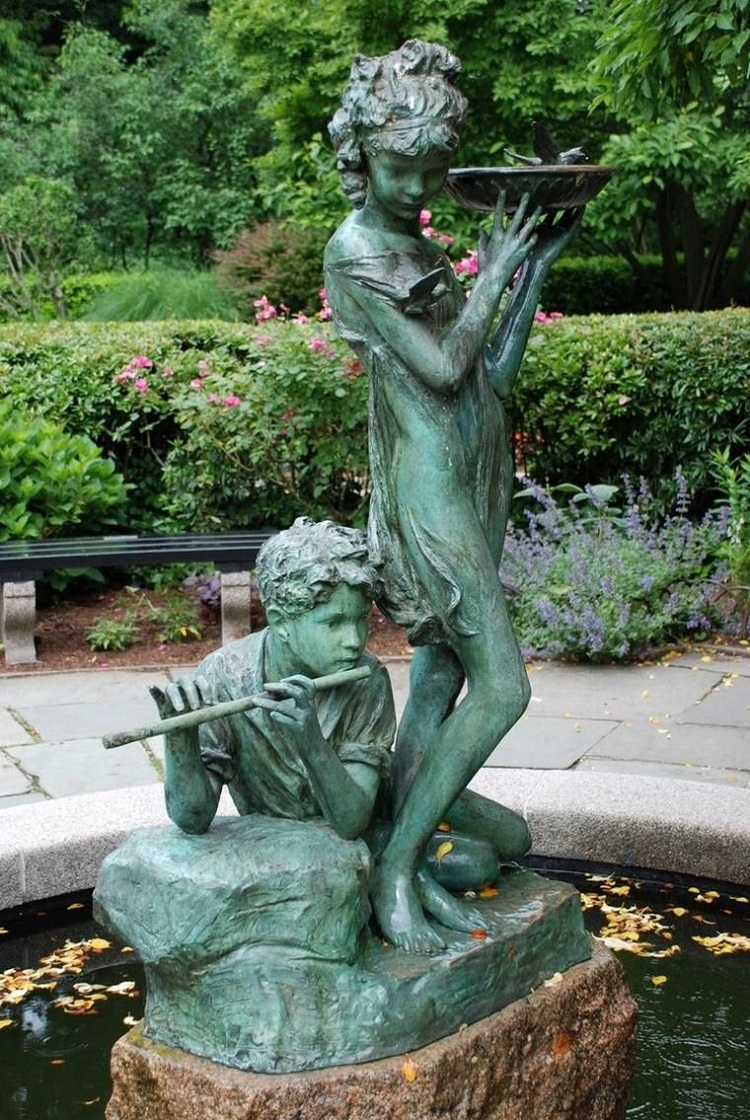 jardin romantique statues