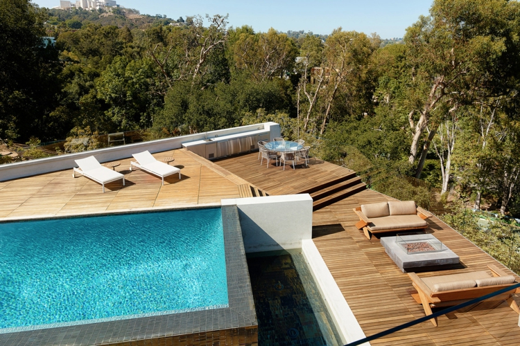 maison toit plat terrasse bois piscine