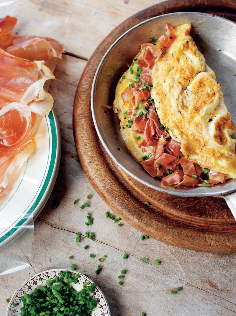 omelette de Pâques lardon herbes recette festive pascale conseils pratiques cuisson