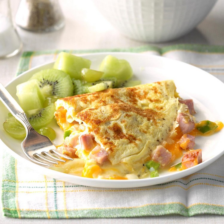 omelette de Pâques salée garnie kiwi idée repas festif