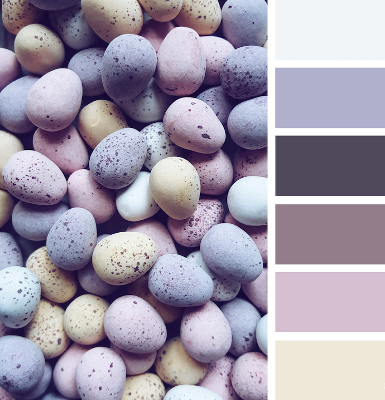 palette de couleurs table de Paques violets tendres délavés