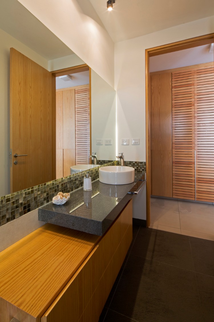 salle de bain moderne en bois
