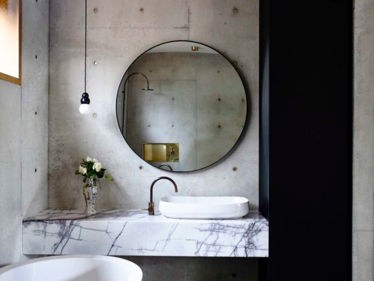 salle de bain moderne marbre et béton