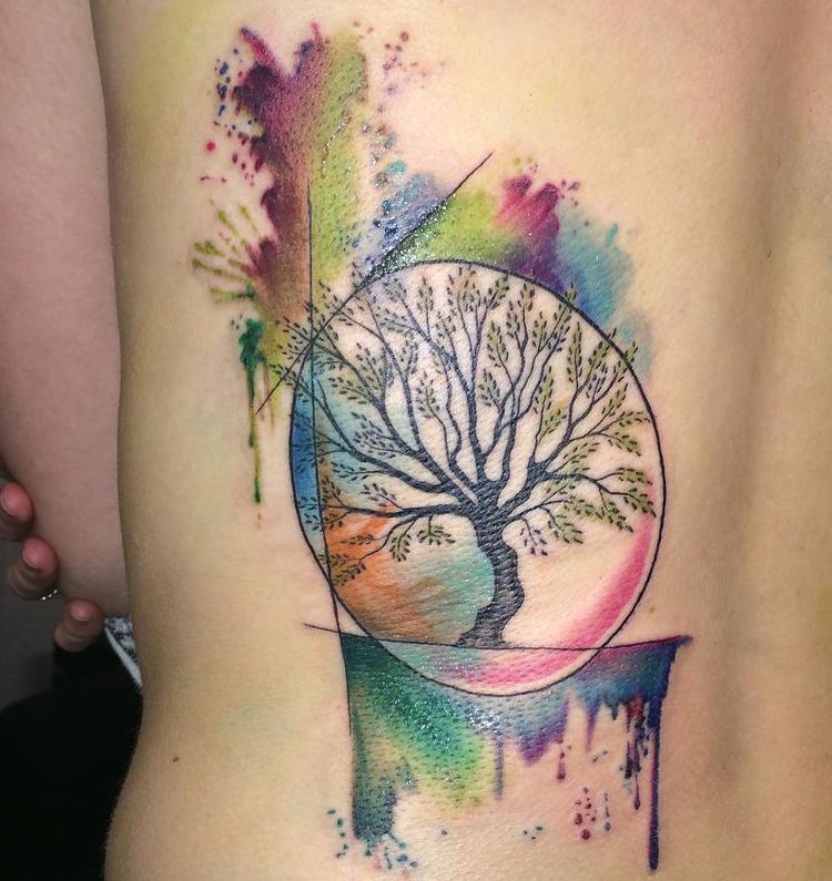 tatouage arbre de vie lignes géométriques et cercle aquarelle