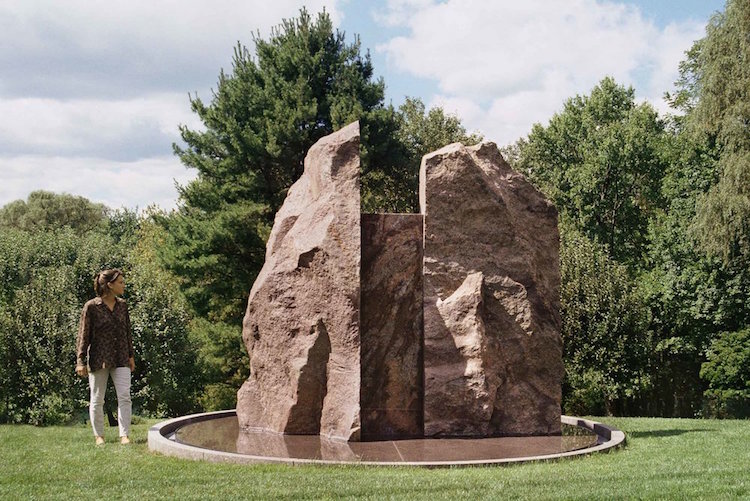 aménagement espace public avec roches sculptées- projet Agate 1995