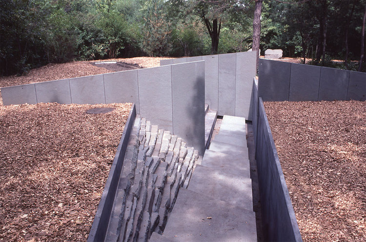 aménagement espace public avec roches sculturales - Shunyata 1980