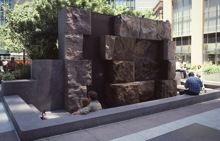 aménagement espace public pierre in situ First Market Plaza 1991