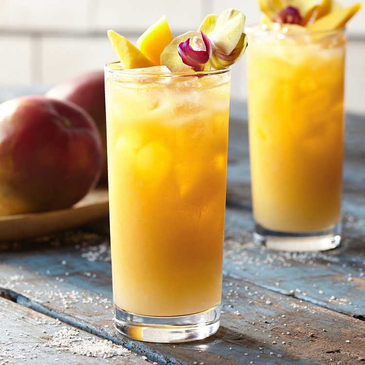 boisson rafraîchissante sans alcool mangue ou framboises