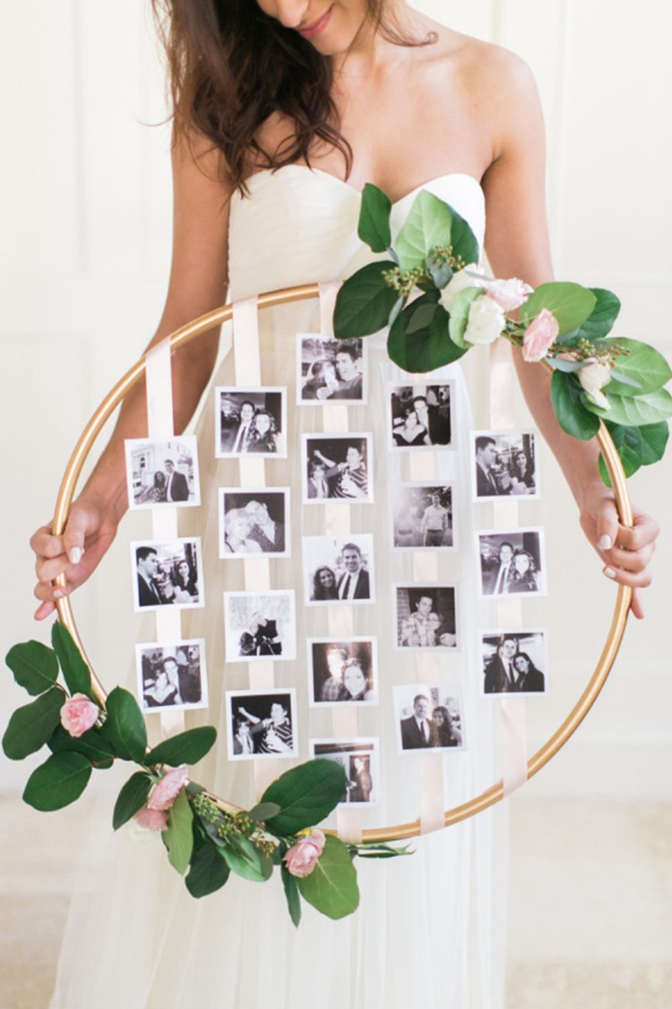 cerceau hula hoop décoré de fleurs et photos déco mariage