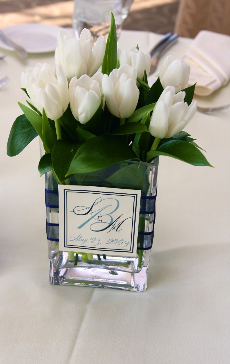 déco de table printemps composition florale tulipes blanches