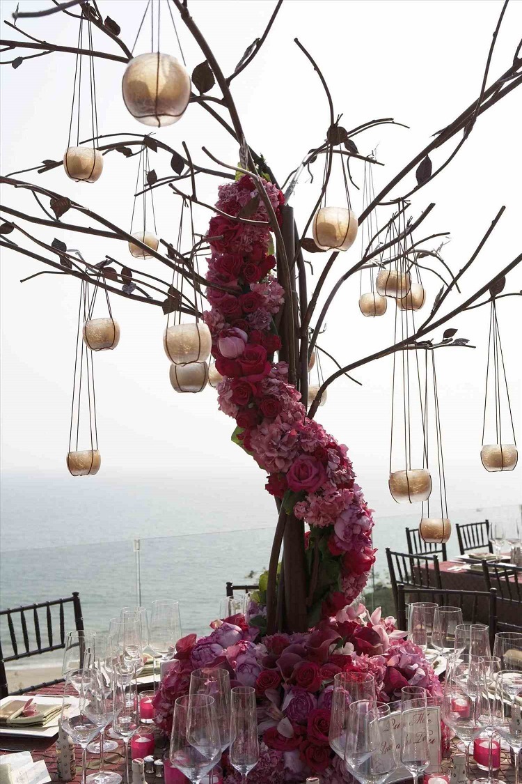 déco florale mariage printemps centre table fleurs exotiques couleurs vitaminées tendance mariage extérieur