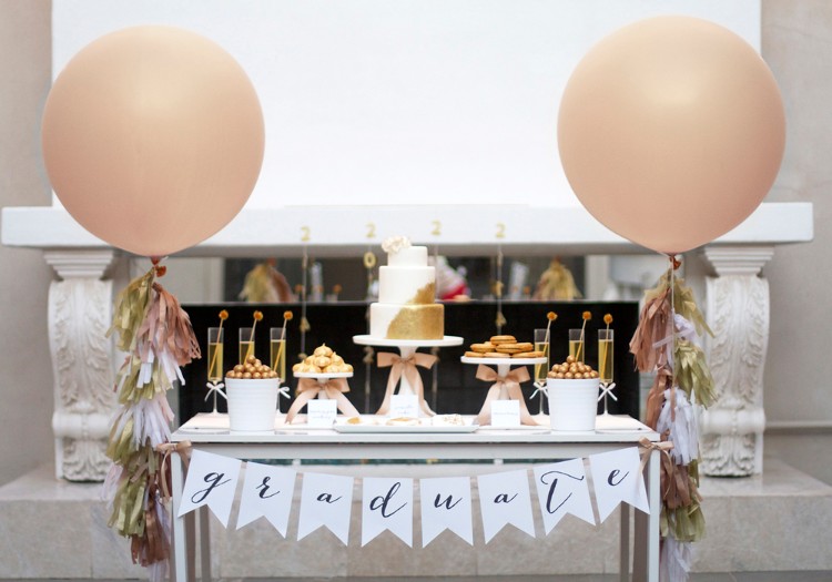 décoration bal de promo idée déco buffet ballons présantoire tarte