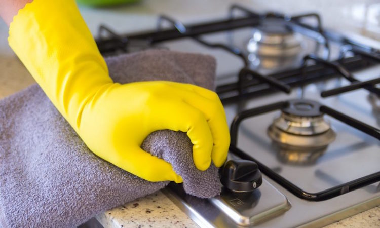 fiche nettoyage maison- idées pour les plaques de cuissin