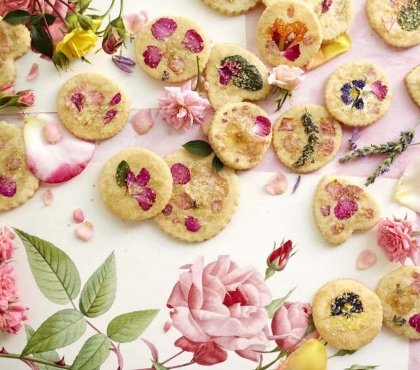fleurs comestibles à utiliser pour aromatiser et décorer ses biscuits copy