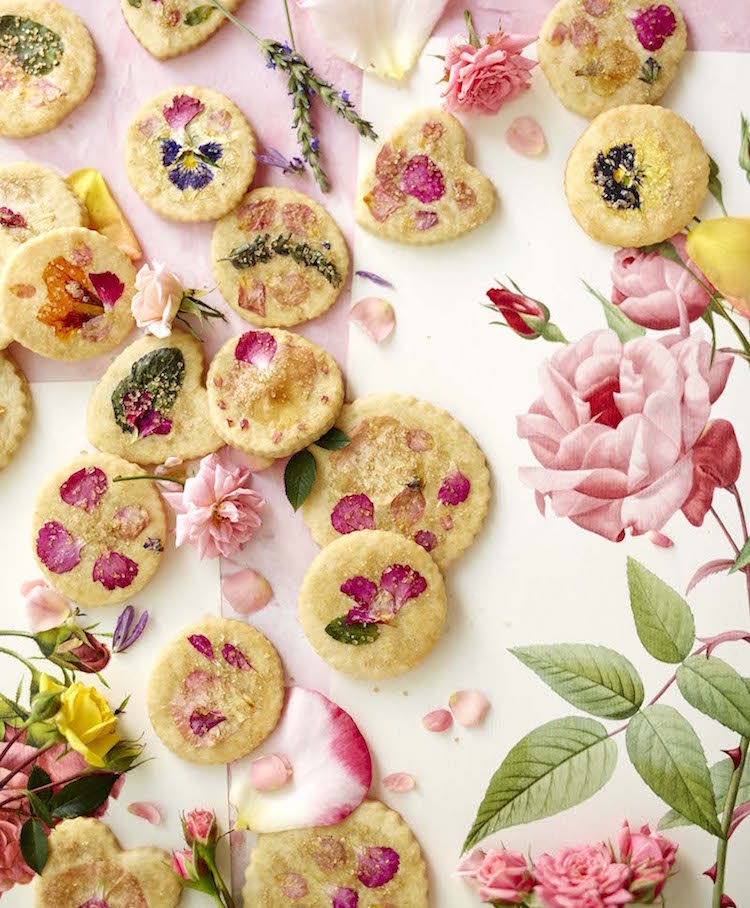 fleurs comestibles à utiliser pour aromatiser et décorer ses biscuits