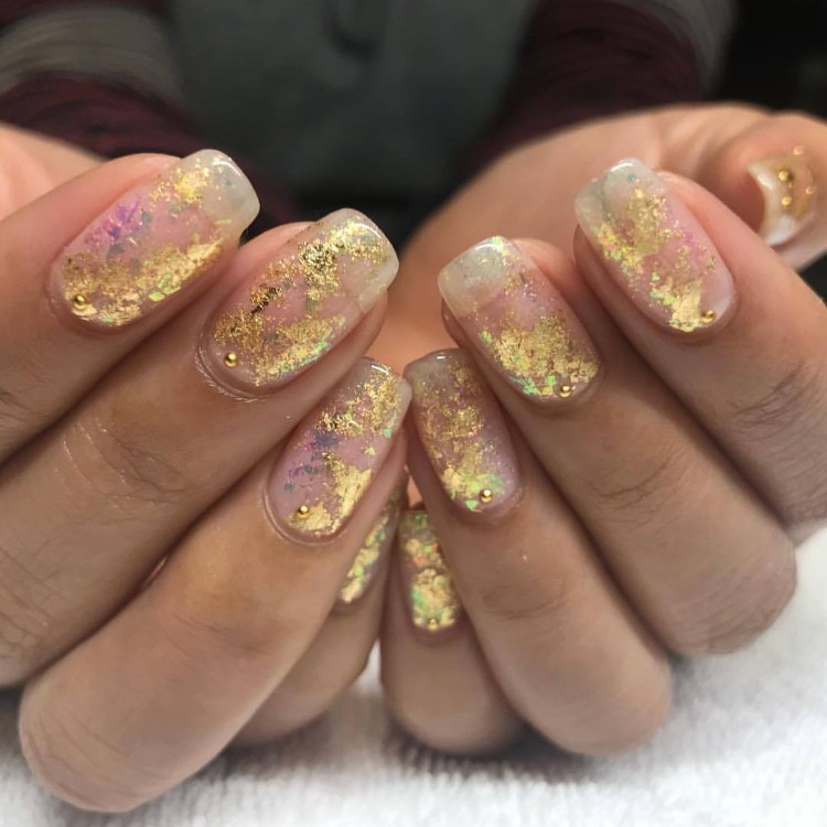 foil nail art décoration manucure effet aluminium doré ongles branchées 2018