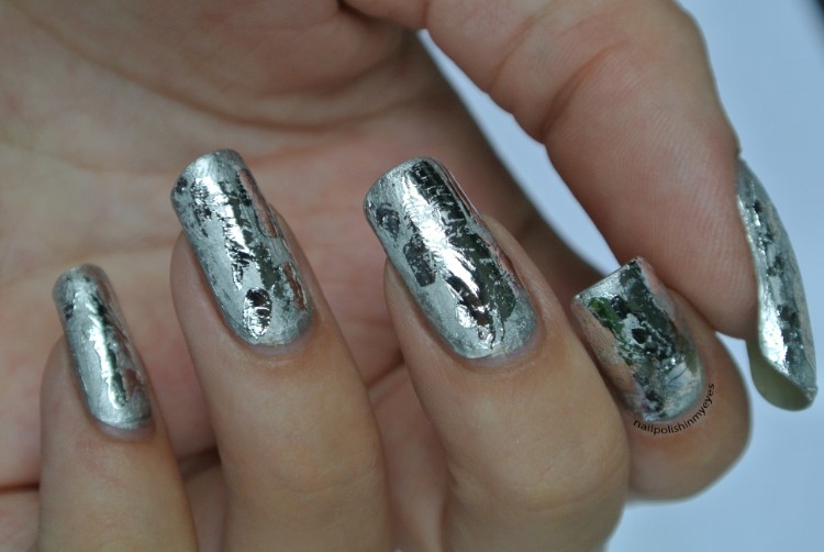 foil nail art effet aluminium argenté ongles tendance