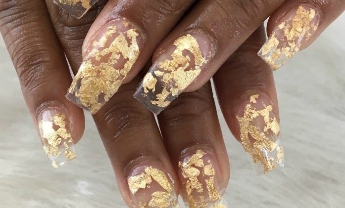foil nail art ongles élégantes effet aluminium doré