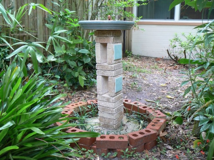fontaine de jardin pierre briques