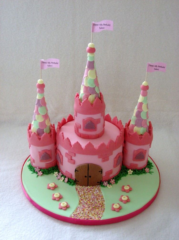 Gâteau anniversaire petite fille : 50 idées en images créatives et