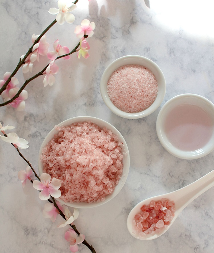 gommage au sel rose produit s naturel fait maison astuces beauté décryptage complet