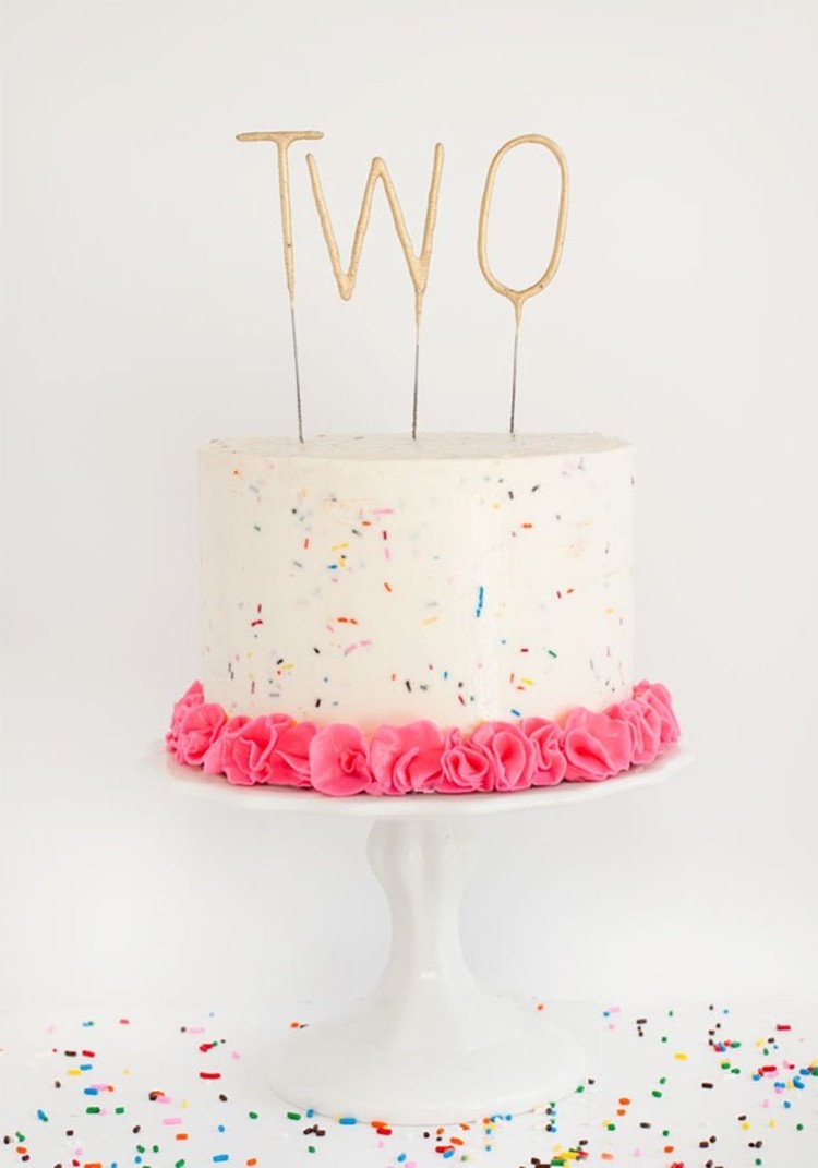 gâteau anniversaire petite fille 2 ans idée déco fête enfant inoubliable
