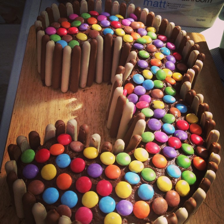 gâteau anniversaire petite fille insolite bonbons chocolat