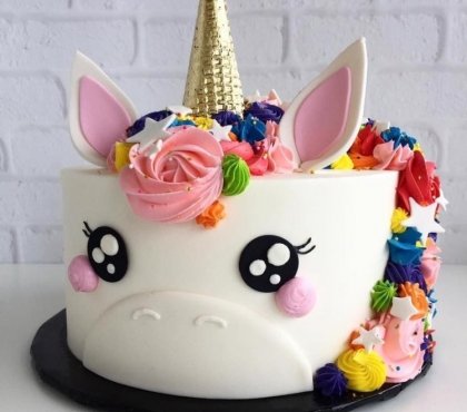 gâteau anniversaire petite fille inspiration petit pony idée originale cake design fait maison