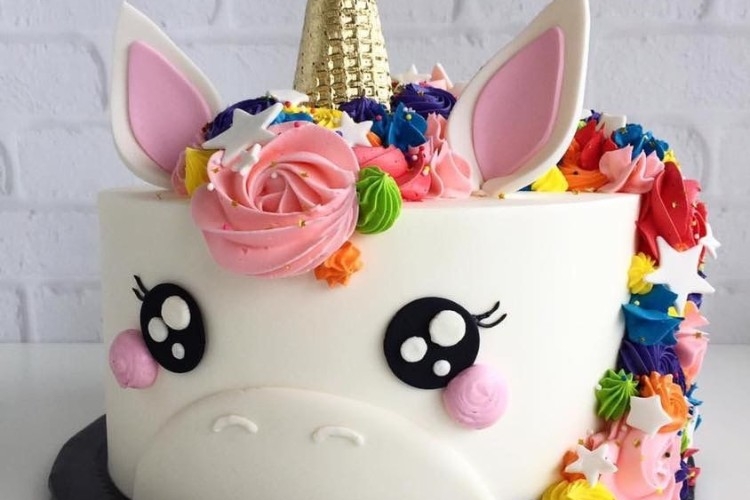 gâteau anniversaire petite fille inspiration petit pony idée originale cake design fait maison