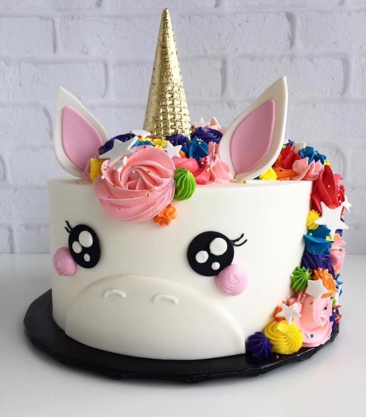 gâteau anniversaire petite fille inspiration petit pony idée originale cake design fait maison